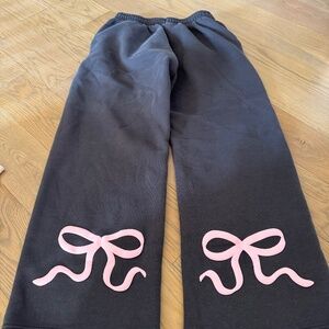 EDIKTED Bonney Bow Detail Sweatpants - size XS